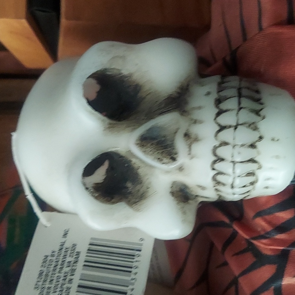Nwt! Vintage Halloween bleeding skull candle